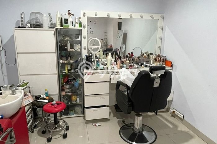 Rumah Luas Asri 3 KT Siap Huni di Sariwangi Bandung Rumah Luas Asri 3 KT Siap Huni di Sariwangi Bandung