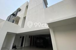 Jual Rumah Luas Elegan Dengan View Cantik di Kemang, Jakarta Selatan Jual Rumah Luas Elegan Dengan View Cantik di Kemang, Jakarta Selatan