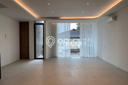 Ready to Use! Luxury House LT 90m2 Desain Elegan di Kemang Ready to Use! Luxury House LT 90m2 Desain Elegan di Kemang