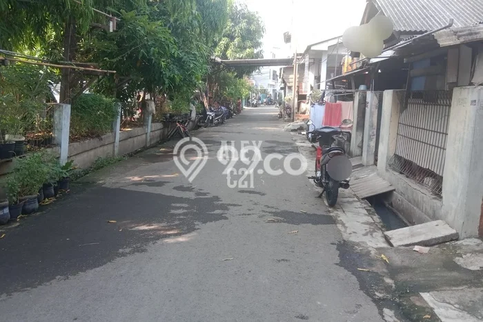 Tanah Komersial Dijual di Jatinegara Jakarta Timur 180m2 Tanah Komersial Dijual di Jatinegara Jakarta Timur 180m2