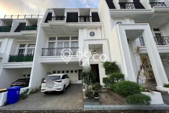 Dijual Rumah Mewah Megah Dengan View Eksklusif di Joglo, Jakarta Barat Dijual Rumah Mewah Megah Dengan View Eksklusif di Joglo, Jakarta Barat
