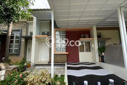 LOKASI PREMIUM! Rumah di Grand Wisata, 2 KT, Area Tenang, LT 105m² Bangunan 45m² LOKASI PREMIUM! Rumah di Grand Wisata, 2 KT, Area Tenang, LT 105m² Bangunan 45m²