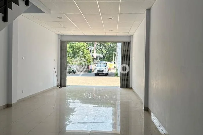 Ruko Dijual di Prime Area Jakarta Timur Luas 172m2 Ruko Dijual di Prime Area Jakarta Timur Luas 172m2