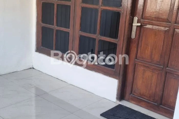 Jual Rumah Bagus Siap Huni LB 160m2 di Banyumanik, Semarang Jual Rumah Bagus Siap Huni LB 160m2 di Banyumanik, Semarang