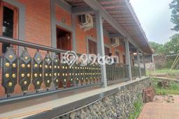 Rumah Strategis Modern Lb 300m2 di Bandungan, Semarang Rumah Strategis Modern Lb 300m2 di Bandungan, Semarang