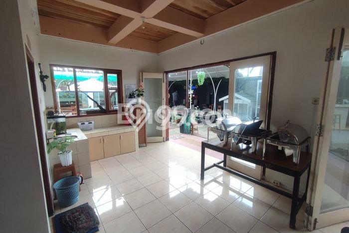 Area Ramai! Komersial Dijual di Bandungan untuk Bisnis Luas Bangunan 300m2 Area Ramai! Komersial Dijual di Bandungan untuk Bisnis Luas Bangunan 300m2