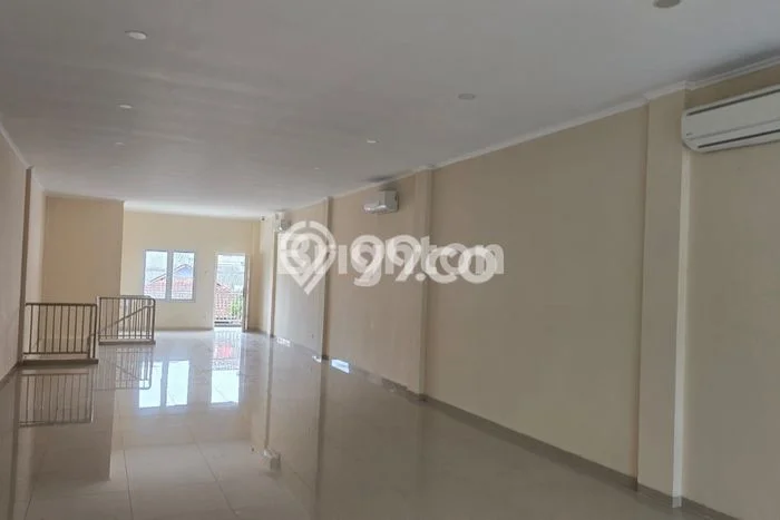 Ruko disewakan di Gajah Mungkur Semarang dengan luas bangunan 180m2 Ruko disewakan di Gajah Mungkur Semarang dengan luas bangunan 180m2