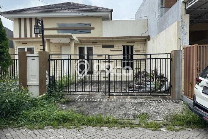 For Sale Hunian Rumah Terawat 3 Kamar di Waru, Surabaya For Sale Hunian Rumah Terawat 3 Kamar di Waru, Surabaya