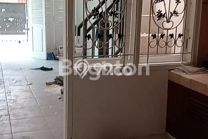Rumah di Kampung Ambon, Akses ke Fasilitas, LT 135m² Rumah di Kampung Ambon, Akses ke Fasilitas, LT 135m²
