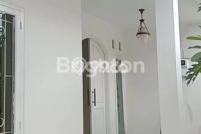 Rumah di Kampung Ambon, Akses ke Fasilitas, LT 135m² Rumah di Kampung Ambon, Akses ke Fasilitas, LT 135m²