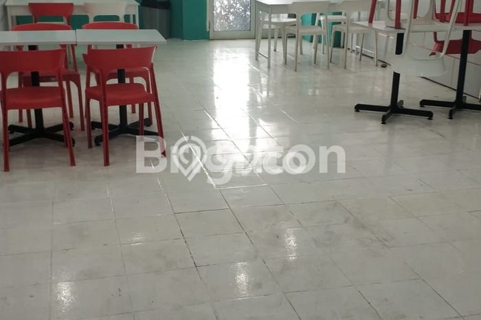 Ruko Dijual di Jakarta Timur LT 90m2 & LB 180m2 Lokasi Terbaik! Ruko Dijual di Jakarta Timur LT 90m2 & LB 180m2 Lokasi Terbaik!