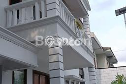 SPECIAL PRICE! Rumah di , 3 KM, Dekat Pusat Kota, Luas 380m2m² LB 600m2m² SPECIAL PRICE! Rumah di , 3 KM, Dekat Pusat Kota, Luas 380m2m² LB 600m2m²