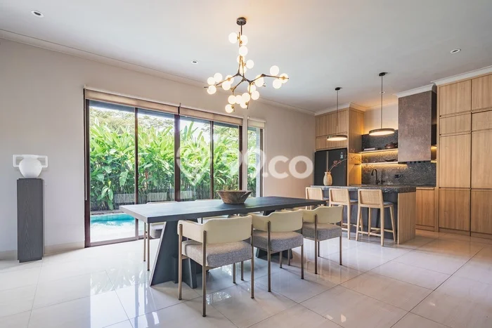 Rumah Bagus Disewakan di BSD The Icon, Tangerang LT 320m2, LB 300m2 Rumah Bagus Disewakan di BSD The Icon, Tangerang LT 320m2, LB 300m2