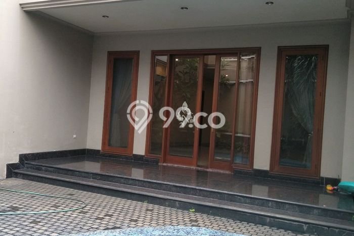 Sewa Rumah Strategis LT 650m2 / LB 780m2 di Pondok Indah, Jakarta Selatan Sewa Rumah Strategis LT 650m2 / LB 780m2 di Pondok Indah, Jakarta Selatan