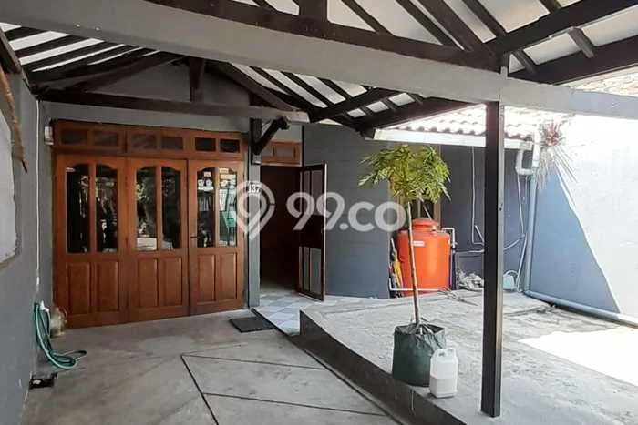 Disewakan! Rumah 7 Kamar Tidur &
3 Kamar Mandi di Sarijadi, Bandung Disewakan! Rumah 7 Kamar Tidur &
3 Kamar Mandi di Sarijadi, Bandung