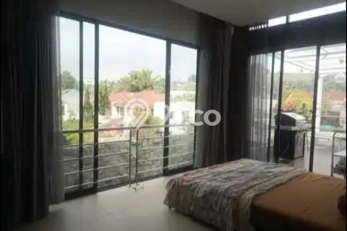 Investasi Menjanjikan 4 Kamar Tidur Lokasi Prestisius di Jantung Kota , Bandung Investasi Menjanjikan 4 Kamar Tidur Lokasi Prestisius di Jantung Kota , Bandung