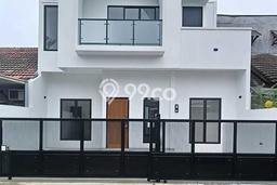 Hunian Eksklusif Siap Huni LT 135m2 di BSD, Tangerang Selatan Hunian Eksklusif Siap Huni LT 135m2 di BSD, Tangerang Selatan