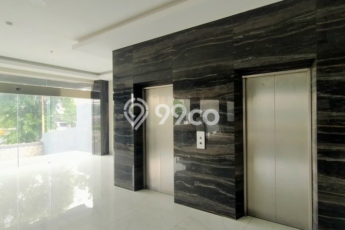 Unit Kantor Dijual di Jakarta Selatan LT 956m2 & LB 3980m2 Unit Kantor Dijual di Jakarta Selatan LT 956m2 & LB 3980m2
