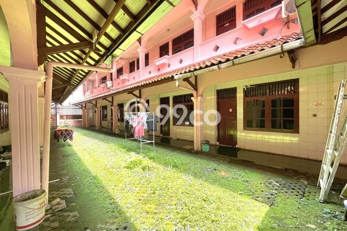 Rumah Kost untuk Dijual di Depok I Punya 68 Kamar Rumah Kost untuk Dijual di Depok I Punya 68 Kamar