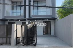 Rumah di Tambaksari, Surabaya, Luas 122m2m² Bangunan 137m2m² Rumah di Tambaksari, Surabaya, Luas 122m2m² Bangunan 137m2m²