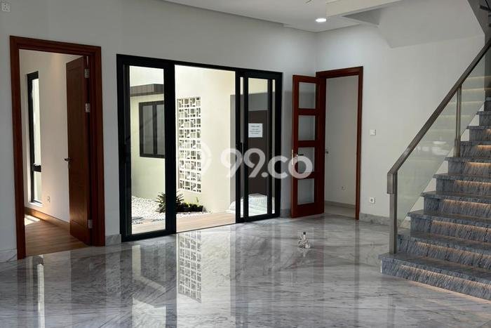 Hunian Mewah LB 428m2 Siap Huni Desain Elegan di BSD Green Wich, Tangerang Hunian Mewah LB 428m2 Siap Huni Desain Elegan di BSD Green Wich, Tangerang