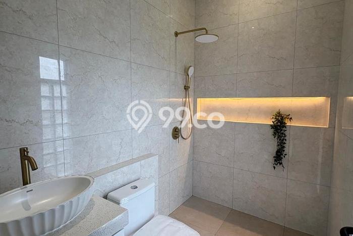 For Sale! Premium House LT 142m2 Desain Elegan di BSD Nusaloka For Sale! Premium House LT 142m2 Desain Elegan di BSD Nusaloka