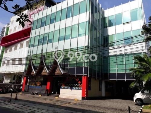 Unit Kantor Paling Strategis di Kemang Jakarta Selatan dengan LB 3780m2 Unit Kantor Paling Strategis di Kemang Jakarta Selatan dengan LB 3780m2