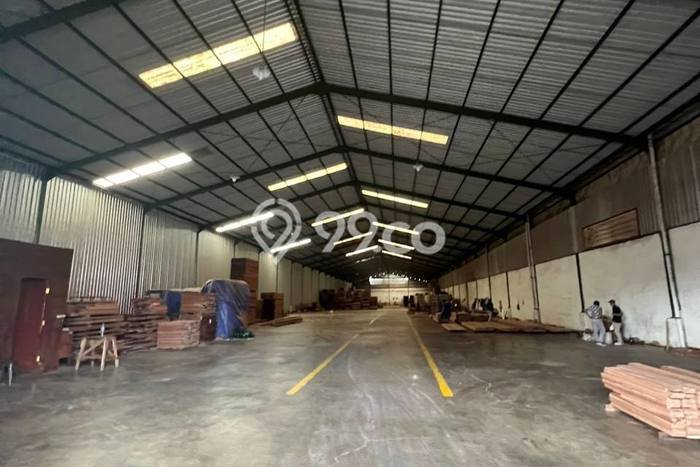 Unit Gudang Paling Strategis di Gresik Gresik dengan LB 2622m2 Unit Gudang Paling Strategis di Gresik Gresik dengan LB 2622m2