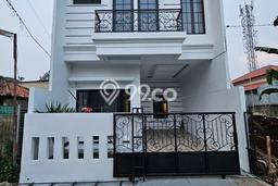 Hunian Cantik Minimalis Lb 130m2 di Jagakarsa, Jakarta Selatan Hunian Cantik Minimalis Lb 130m2 di Jagakarsa, Jakarta Selatan