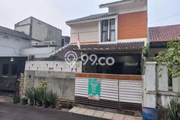 Rumah Strategis Modern Lb 180m2 di Ciputat, Tangerang Selatan Rumah Strategis Modern Lb 180m2 di Ciputat, Tangerang Selatan