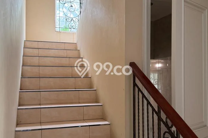 Disewakan! Rumah 5 Kamar Tidur &
4 Kamar Mandi di BSD The Green, Tangerang Disewakan! Rumah 5 Kamar Tidur &
4 Kamar Mandi di BSD The Green, Tangerang