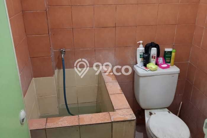 AREA PREMIUM! Ruko For Rent di Wiyung, Luas 250m2m², Area Utama AREA PREMIUM! Ruko For Rent di Wiyung, Luas 250m2m², Area Utama