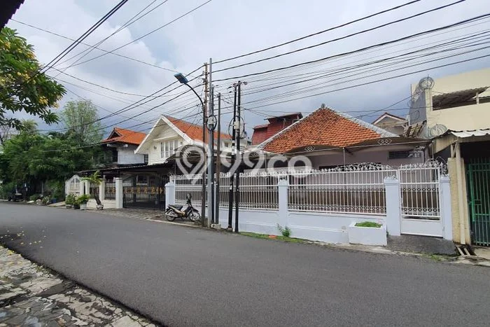 Disewakan! Rumah 5 Kamar Tidur &
3 Kamar Mandi di Cawang, Jakarta Timur Disewakan! Rumah 5 Kamar Tidur &
3 Kamar Mandi di Cawang, Jakarta Timur
