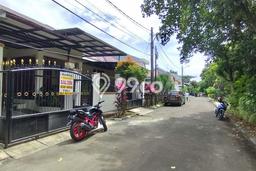 Disewakan! Rumah 9 Kamar Tidur &
7 Kamar Mandi di Serpong Villa Melati Mas, Tangerang Selatan Disewakan! Rumah 9 Kamar Tidur &
7 Kamar Mandi di Serpong Villa Melati Mas, Tangerang Selatan
