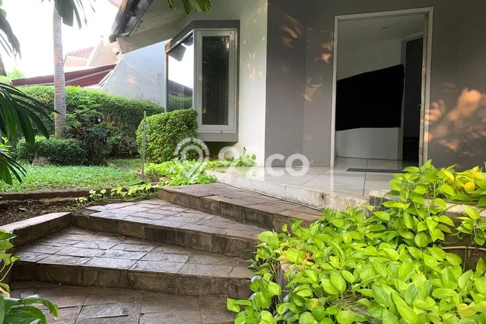 Rumah Elit Modern Tanpa Renovasi di Pondok Indah Jakarta Selatan Rumah Elit Modern Tanpa Renovasi di Pondok Indah Jakarta Selatan