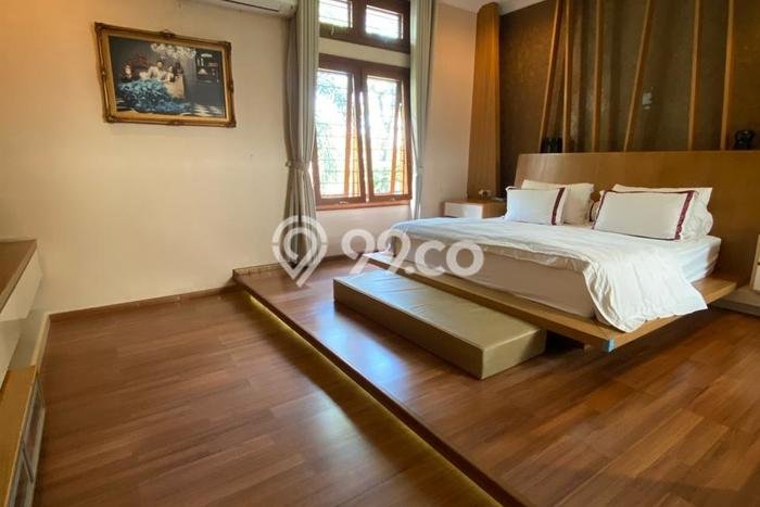 Ready to Use! Luxury House LT 680m2 Desain Modern di Sayap Dago Ready to Use! Luxury House LT 680m2 Desain Modern di Sayap Dago
