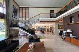 Rumah Mewah LB 850m2 Siap Pakai Desain Elegan di Setra Duta, Bandung Rumah Mewah LB 850m2 Siap Pakai Desain Elegan di Setra Duta, Bandung