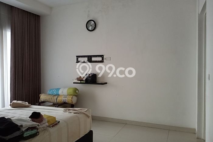 Rumah Mewah dengan Luas Tanah 300m2m² di Lingkungan Asri Mulyorejo, Surabaya Rumah Mewah dengan Luas Tanah 300m2m² di Lingkungan Asri Mulyorejo, Surabaya
