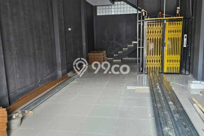 Ruko untuk Disewa di Pusat Bandung Luas Bangunan 300m2 Ruko untuk Disewa di Pusat Bandung Luas Bangunan 300m2