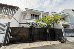 Ready to Use! Luxury House LT 135m2 Desain Modern di Tomang Ready to Use! Luxury House LT 135m2 Desain Modern di Tomang