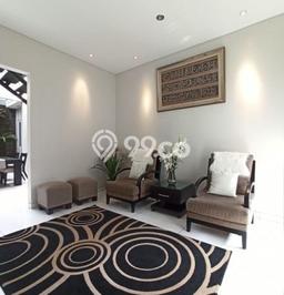 Ready to Use! Luxury House LT 225m2 Desain Modern di Kemang Ready to Use! Luxury House LT 225m2 Desain Modern di Kemang