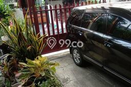 HARGA SPECIAL! Rumah Asri area Pondok Indah, Jakarta Selatan, LT 120m² LB 90m² Bisa Nego! HARGA SPECIAL! Rumah Asri area Pondok Indah, Jakarta Selatan, LT 120m² LB 90m² Bisa Nego!