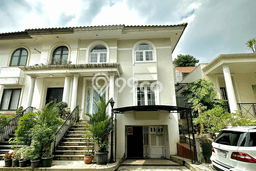 Ready to Use! Luxury House LT 173m2 Desain Elegan di Cipete Ready to Use! Luxury House LT 173m2 Desain Elegan di Cipete