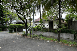 Ready to Use! Luxury House LT 1600m2 Desain Modern di Kemang Ready to Use! Luxury House LT 1600m2 Desain Modern di Kemang
