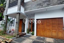 Disewakan! Rumah 5 Kamar Tidur &
4 Kamar Mandi di Cipete, Jakarta Selatan Disewakan! Rumah 5 Kamar Tidur &
4 Kamar Mandi di Cipete, Jakarta Selatan