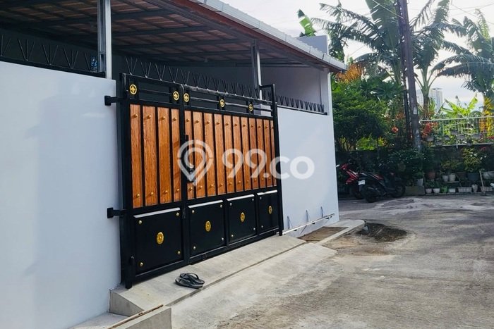 For Sale Rumah 2 Kamar Lokasi Strategis Nyaman dan Strategis di Bekasi Utara For Sale Rumah 2 Kamar Lokasi Strategis Nyaman dan Strategis di Bekasi Utara