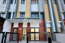 Ruko Disewa di Bekasi dengan LB 120m2 Area Komersial Ramai Ruko Disewa di Bekasi dengan LB 120m2 Area Komersial Ramai