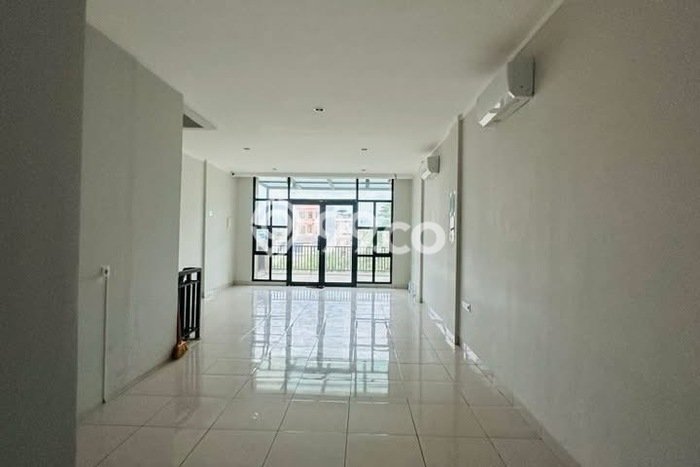 Disewakan Ruko di Kawasan Ramai Summarecon Bekasi Luas 189m2 Disewakan Ruko di Kawasan Ramai Summarecon Bekasi Luas 189m2