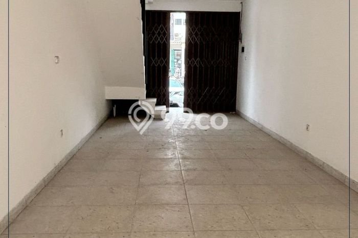 FOR RENT! Ruko di Taman Ratu Cocok untuk Bisnis 141m2 FOR RENT! Ruko di Taman Ratu Cocok untuk Bisnis 141m2