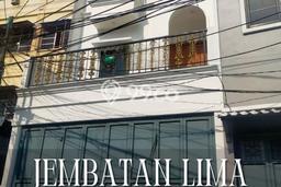 Rumah Elit Akses Mudah di Jakarta Barat Rumah Elit Akses Mudah di Jakarta Barat